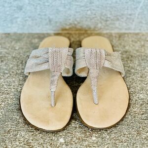AEROSOLES Chlairvoyant Taupe Metallic Women's Sandals. NWT. 7.5